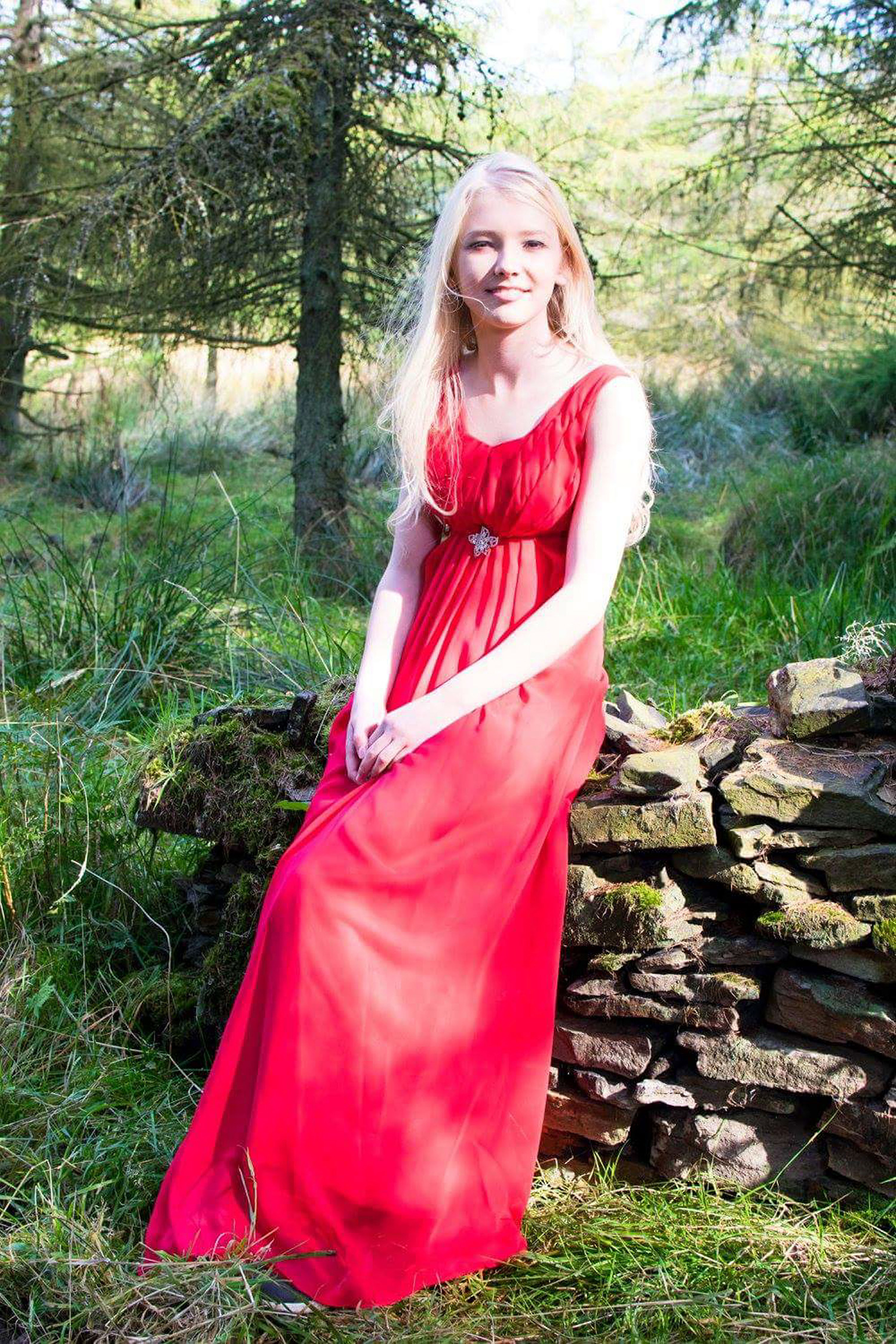 Kétségbeesett Facebook posztban fakadt ki az anya lánya szelfi-függősége miatt