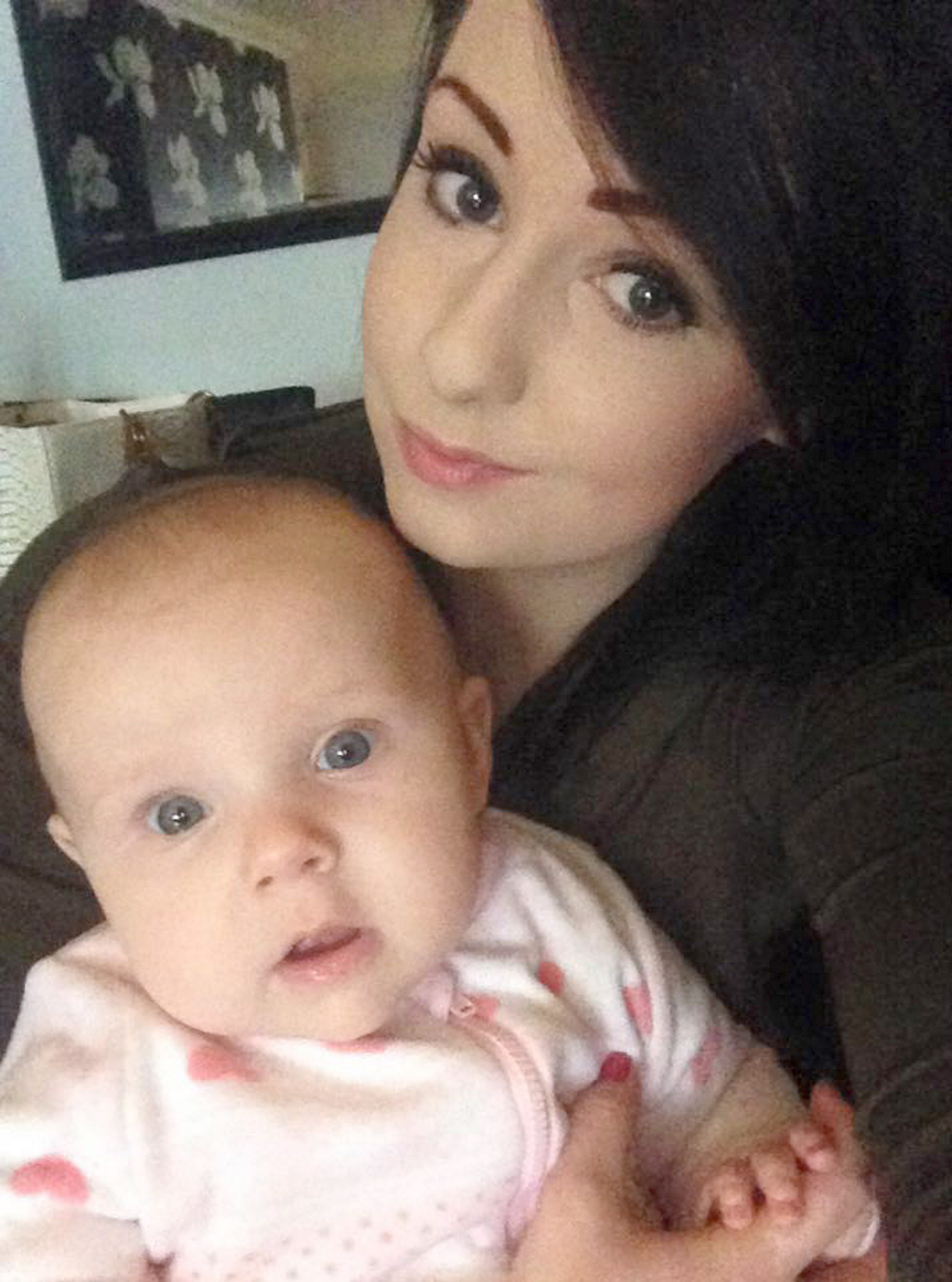 Életét áldozta a fiatal anyuka, hogy megmentse kisbabáját