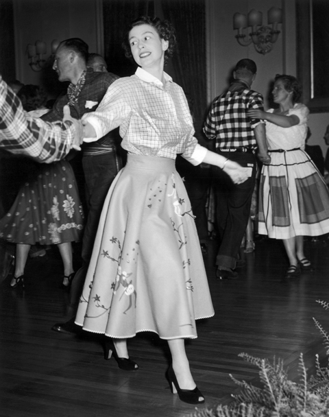 A legjobb fehér ingek, blúzok és ingruhák 10 000 forint alatt 