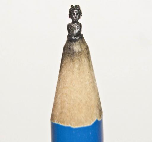 Ilyen giccses kütyüket még nem láttál II. Erzsébet királynőről