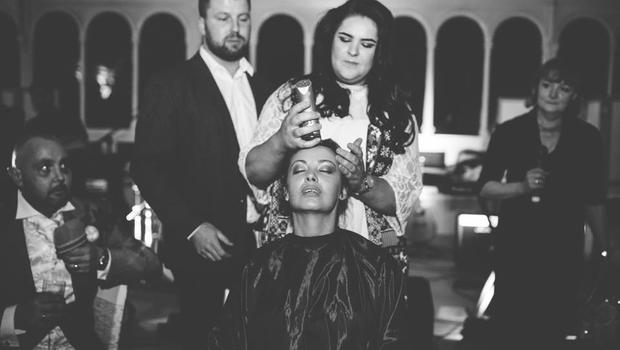 Megható nászajándékkal lepte meg beteg vőlegényét a menyasszony