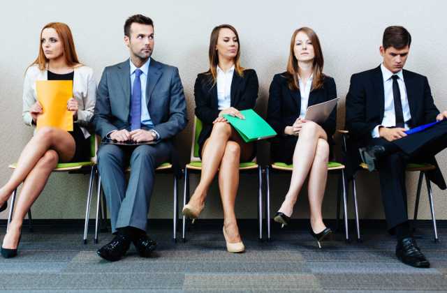 Cipők, amivel elbukhatsz egy jó állást – lábbeli bakik munkainterjún Cipők, amivel elbukhatsz egy jó állást – lábbeli bakik munkainterjún