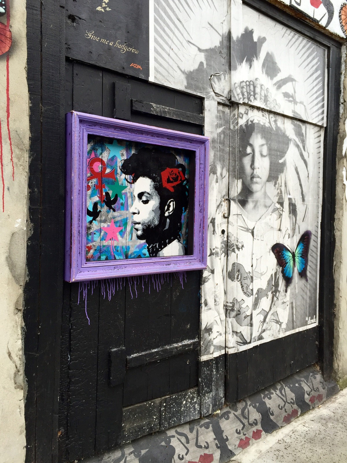 Street art művész állított emléket Prince-nek Street art művész állított emléket Prince-nek