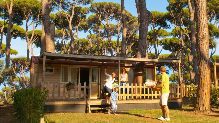 Luxus a természet lágy ölén, avagy mi fán terem a prémium kempingezés 