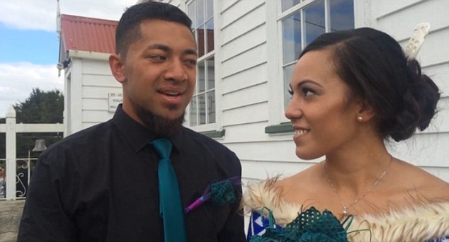 Két nappal az esküvő előtt kérte meg barátnője kezét