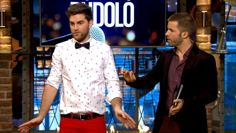 Sebestyén Balázs mellbimbót teker ébresztő gyanánt