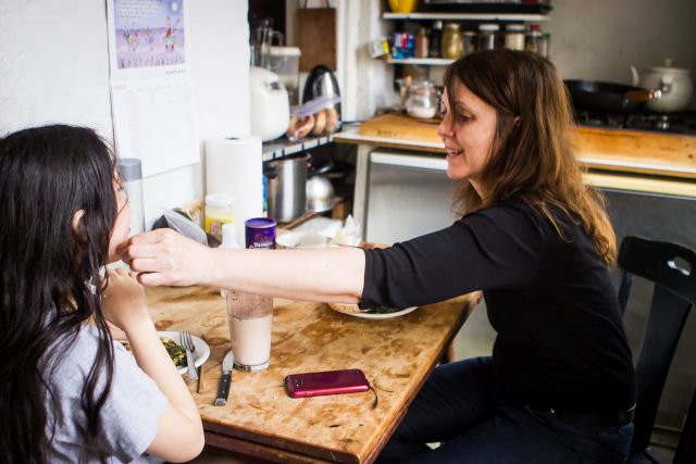 Egy fotósorozat, ami az egyedülálló anyák előtt tiszteleg Egy fotósorozat, ami az egyedülálló anyák előtt tiszteleg