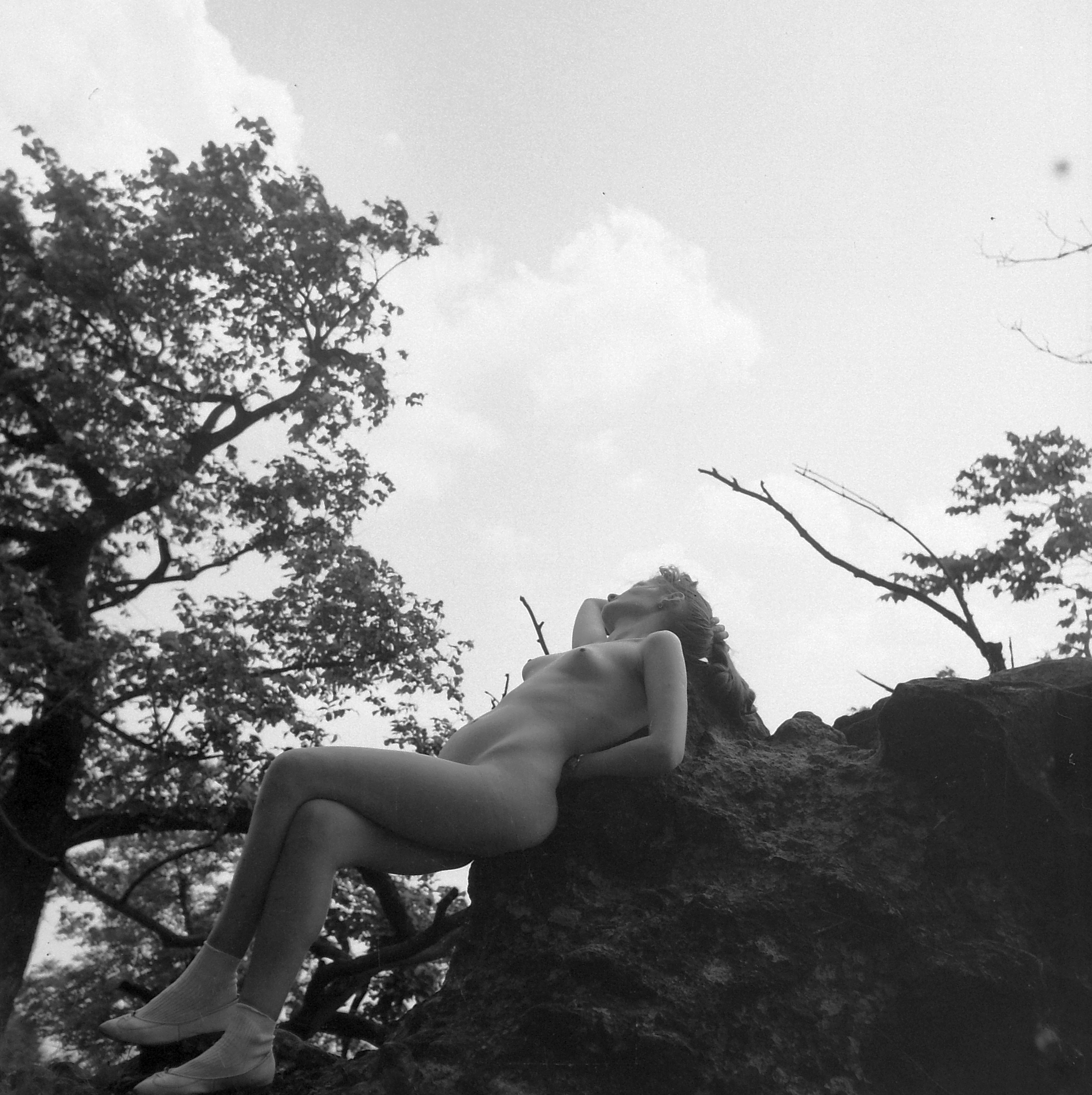 15 fekete-fehér házi készítésű aktfotó a múltból