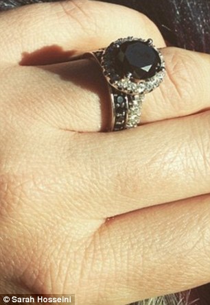 Kiakadtak a nőre, aki kicserélte az eljegyzési gyűrűjét, mert nem tetszett neki