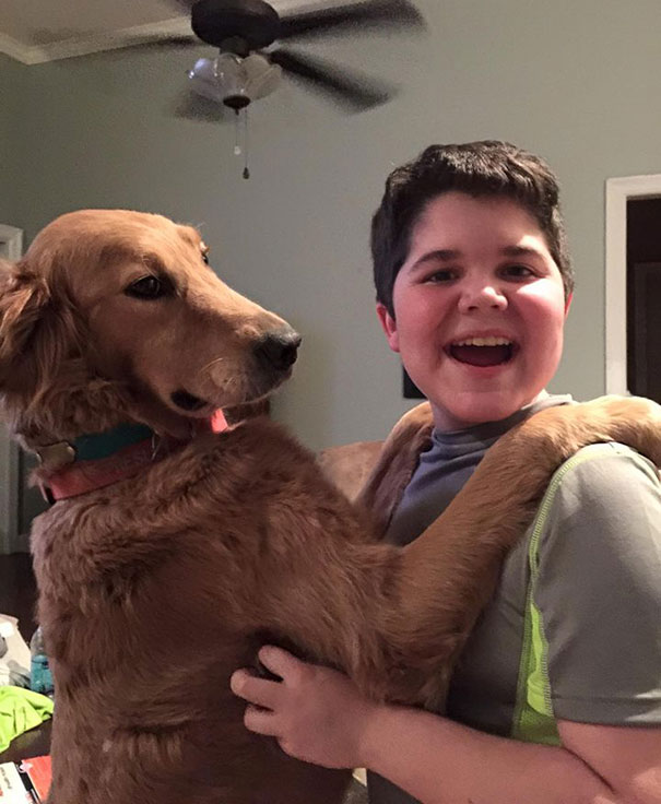 A végzős gimnazista mellett kutyája is ott virít az évkönyvben A végzős gimnazista mellett kutyája is ott virít az évkönyvben