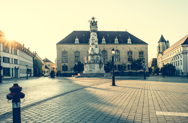 Eltűnhetnek a turistabuszok a budai Várból Eltűnhetnek a turistabuszok a budai Várból