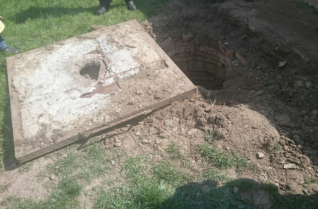 Kútba zuhant egy másfél éves kisfiú Téten