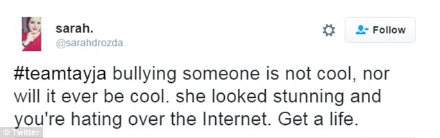 Az internet sietett az elhízott kamaszlány segítségére Az internet sietett az elhízott kamaszlány segítségére