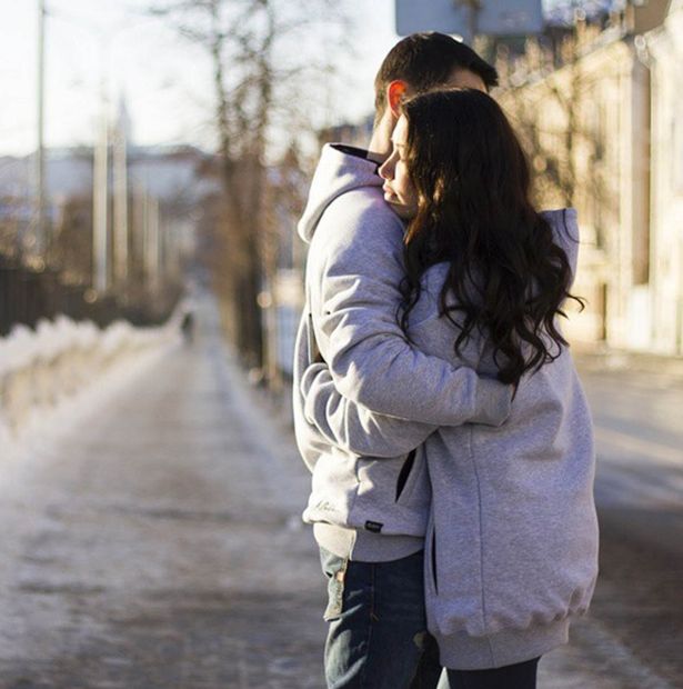 A világ első ölelésre szánt pulóverét imádni fogják a szerelmesek A világ első ölelésre szánt pulóverét imádni fogják a szerelmesek