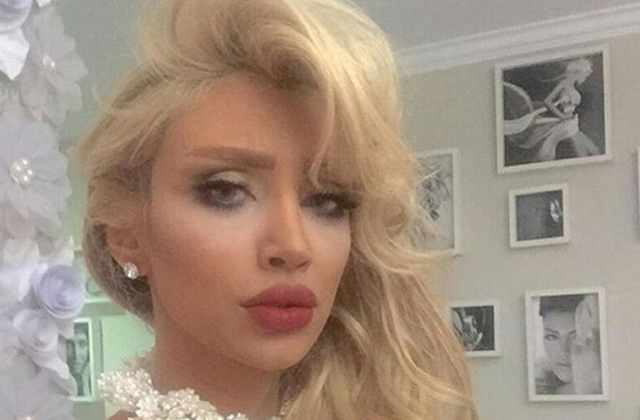 Letartoztatták a modelleket, mert fejkendő nélkül pózoltak