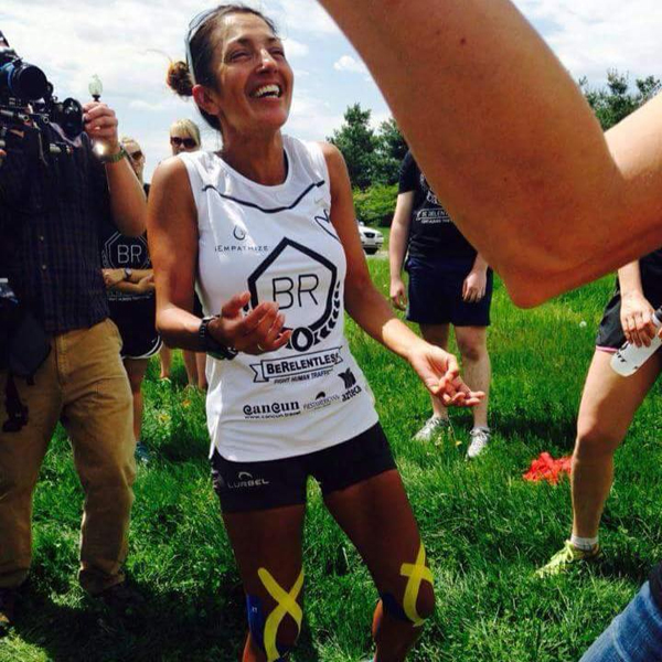 Rekorder futása során keveredett közúti balesetbe és vadállatok is megtámatdták (Fotó: Norma Batisdas/Facebook)