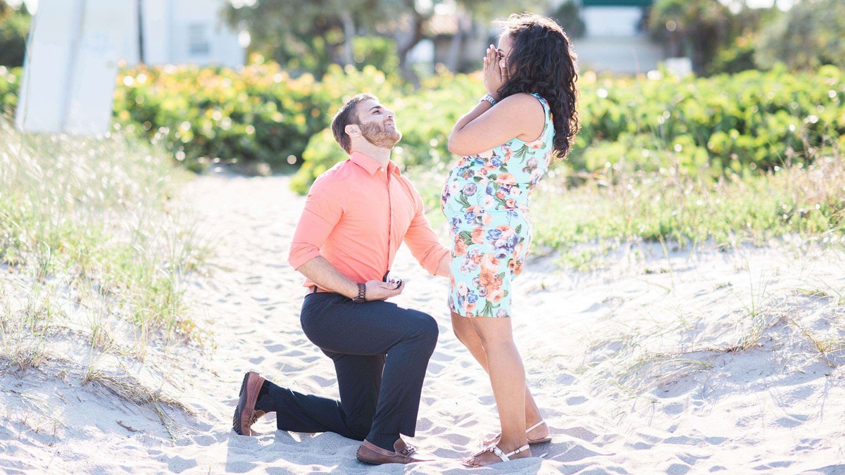 Terhesfotózáson lepte meg barátnőjét a lánykéréssel - gyönyörű fotók Terhesfotózáson lepte meg barátnőjét a lánykéréssel - gyönyörű fotók