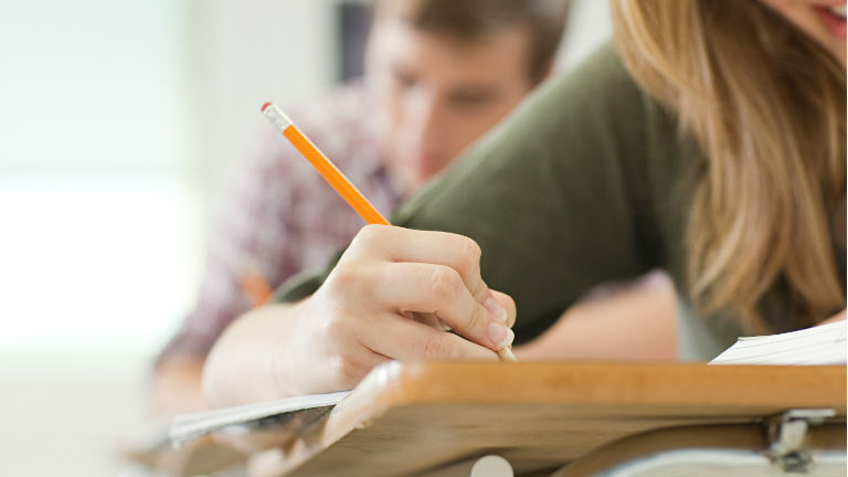 Már az alternatív iskolákat is fenyegetik-  ha lehet, még nagyobb a baj az oktatásban, mint volt 