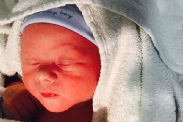 Szívszaggató történet: minden éjjel felkel az édesanya, hogy megetesse elvesztett gyermekét