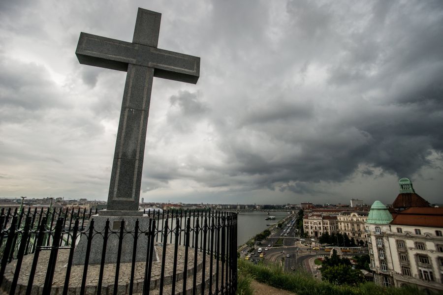 Durván elkapta a vihar Budapestet - fotók Durván elkapta a vihar Budapestet - fotók