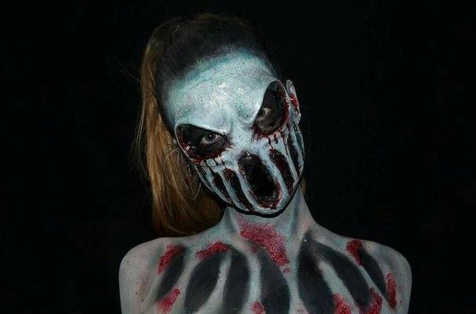 Földöntúli lényekké sminkeli magát a 16 éves lány 