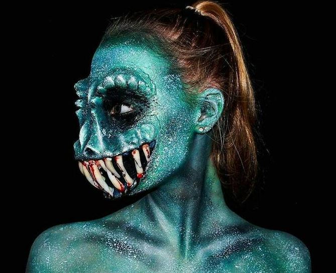 Földöntúli lényekké sminkeli magát a 16 éves lány 