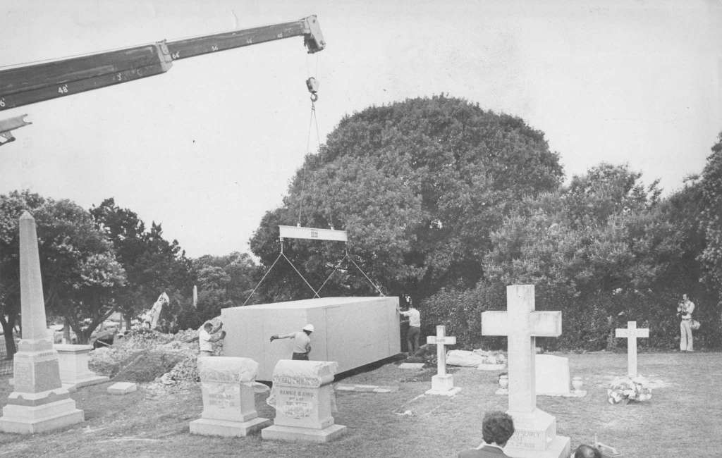 Ismerd meg a nőt, akit a kocsijával együtt temettek el! Ismerd meg a nőt, akit a kocsijával együtt temettek el!