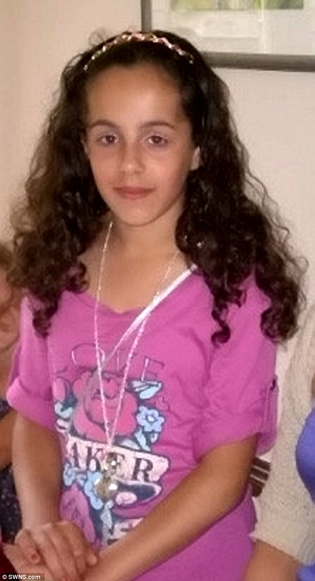 Magas homloka miatt csúfolták az iskolában - szépségkirálynő lett Magas homloka miatt csúfolták az iskolában - szépségkirálynő lett