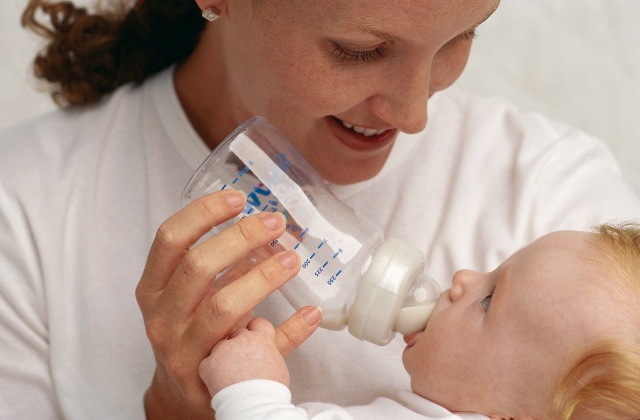 Etetés és fürdetés kólika ellen