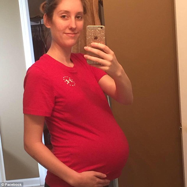 Bíróság engedélyezte a nőnek, hogy megtartsa és megegye a méhlepényét 