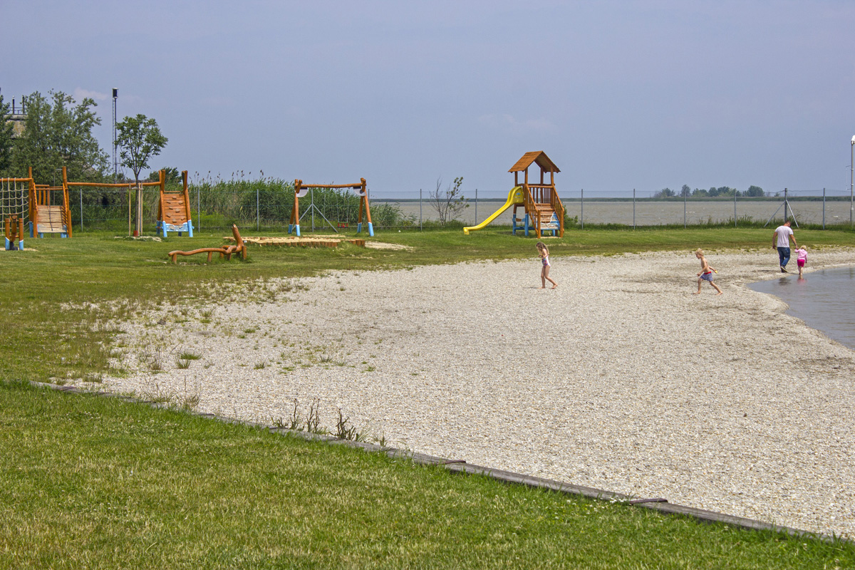 Fertő tó: egy csepp nyugalom az érintetlen természet közepén Fertő tó: egy csepp nyugalom az érintetlen természet közepén