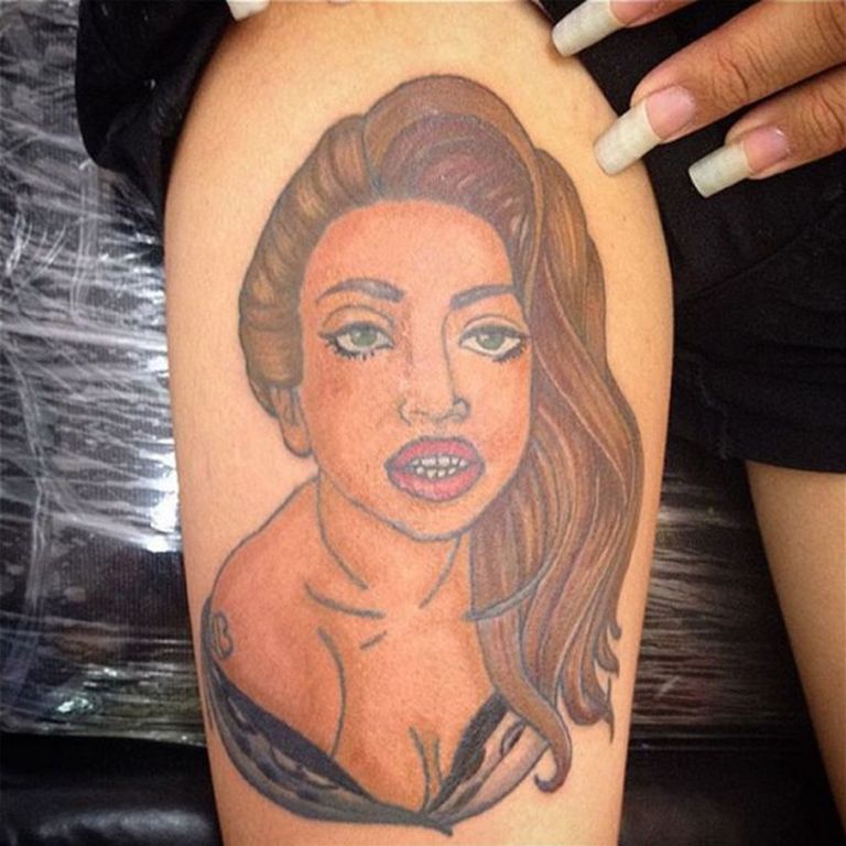 Furcsa fogazatú Lady Gaga