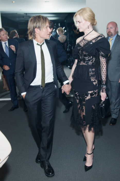 Nicole Kidman csipke ruhája alig takar valamit