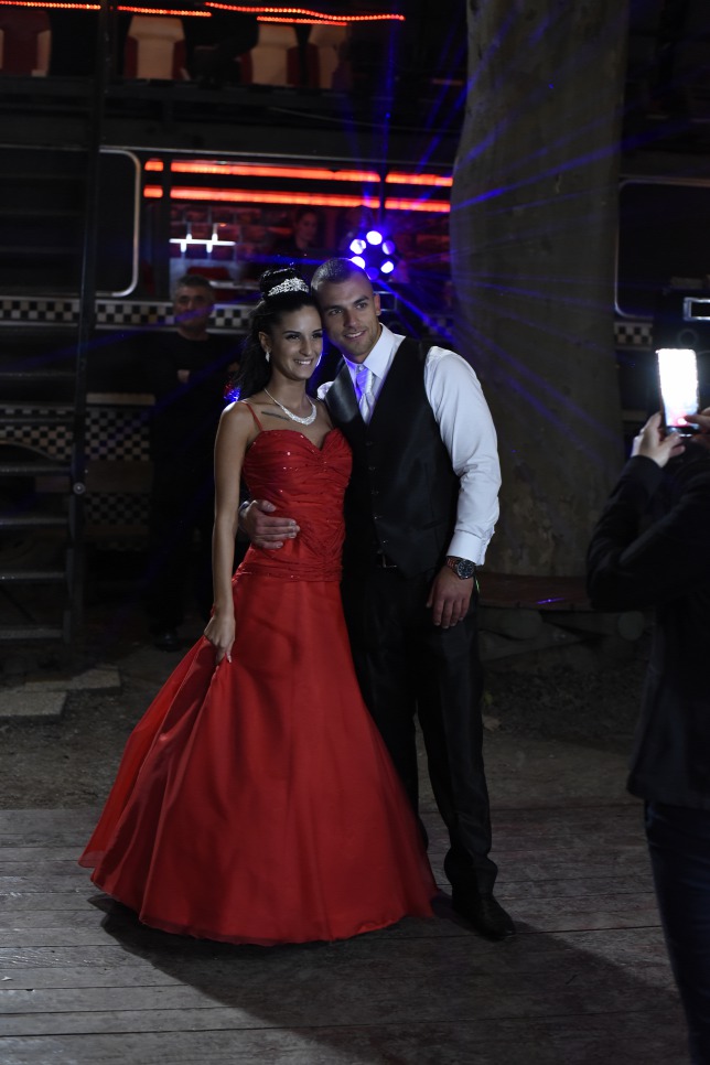 Összeházasodott a pucér valóságshow első szerelmespárja