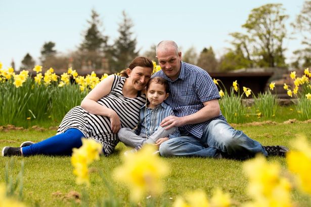 Miközben második gyermekét várta, az elsőt el kellett temetnie a kismamának 