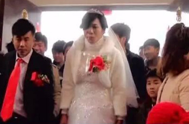 Kiderült a terhes menyasszonyról, hogy férfi Kiderült a terhes menyasszonyról, hogy férfi