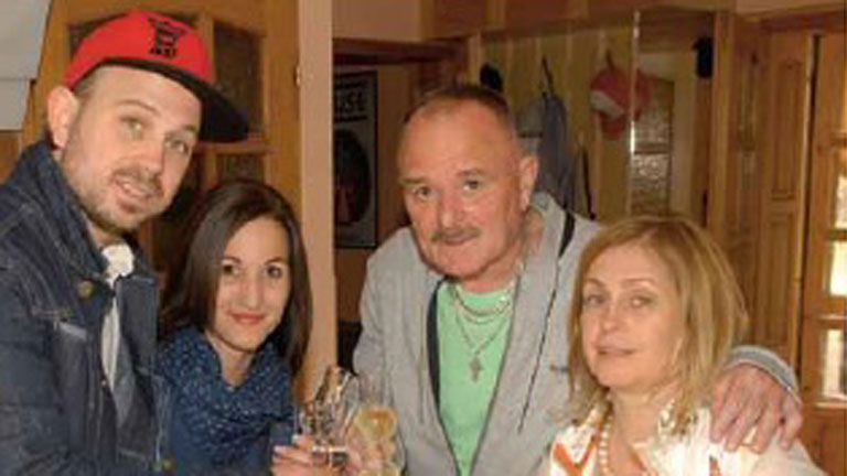 Jegyespár, após, anyós