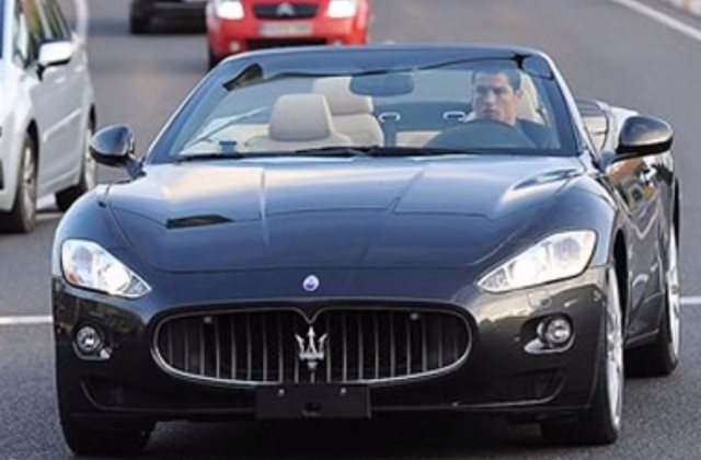 Cristiano Ronaldo a legjobban kereső sportoló, és költi is a milliókat Cristiano Ronaldo a legjobban kereső sportoló, és költi is a milliókat