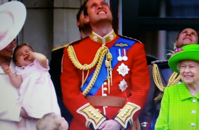 II. Erzsébet tiszteletére rendezett légiparádét mindenki élvezte!