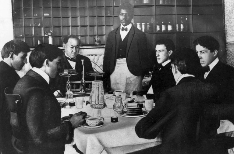 Vidáman ették a mérget egy évig az önkéntes férfiak