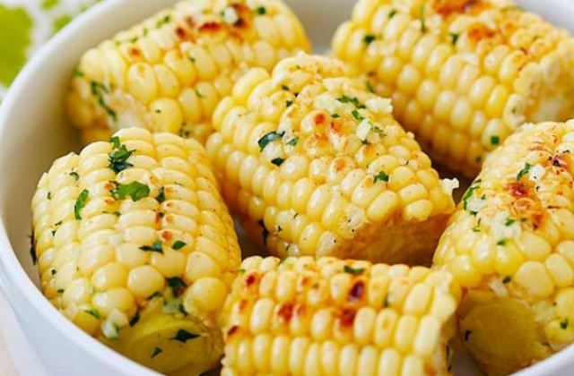 3 trükk, hogy még finomabb legyen a főtt kukorica 3 trükk, hogy még finomabb legyen a főtt kukorica