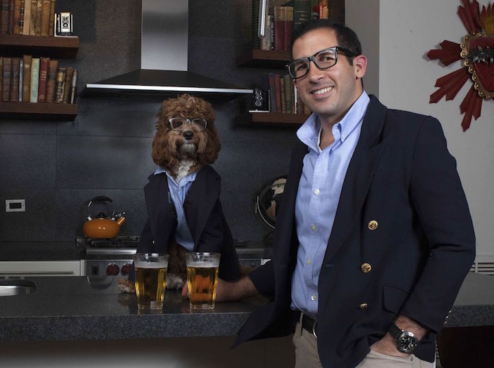 Kutyáikkal pózolnak a férfiak az apák napi sorozaton