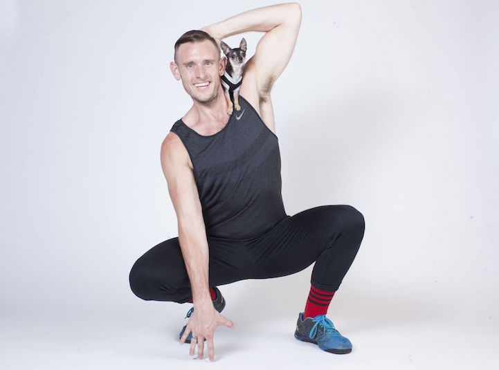 Kutyáikkal pózolnak a férfiak az apák napi sorozaton