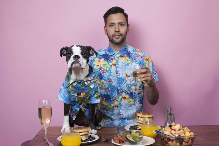 Kutyáikkal pózolnak a férfiak az apák napi sorozaton