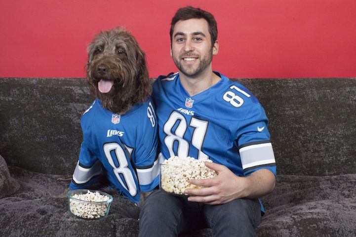 Kutyáikkal pózolnak a férfiak az apák napi sorozaton