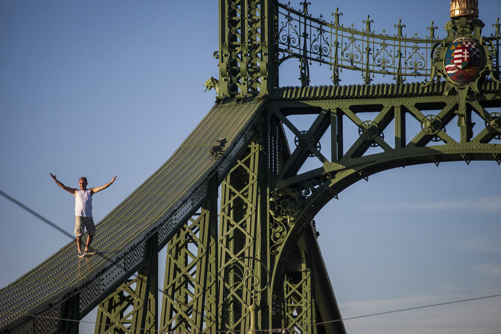 Piknik a lezárt Szabadság-hídon