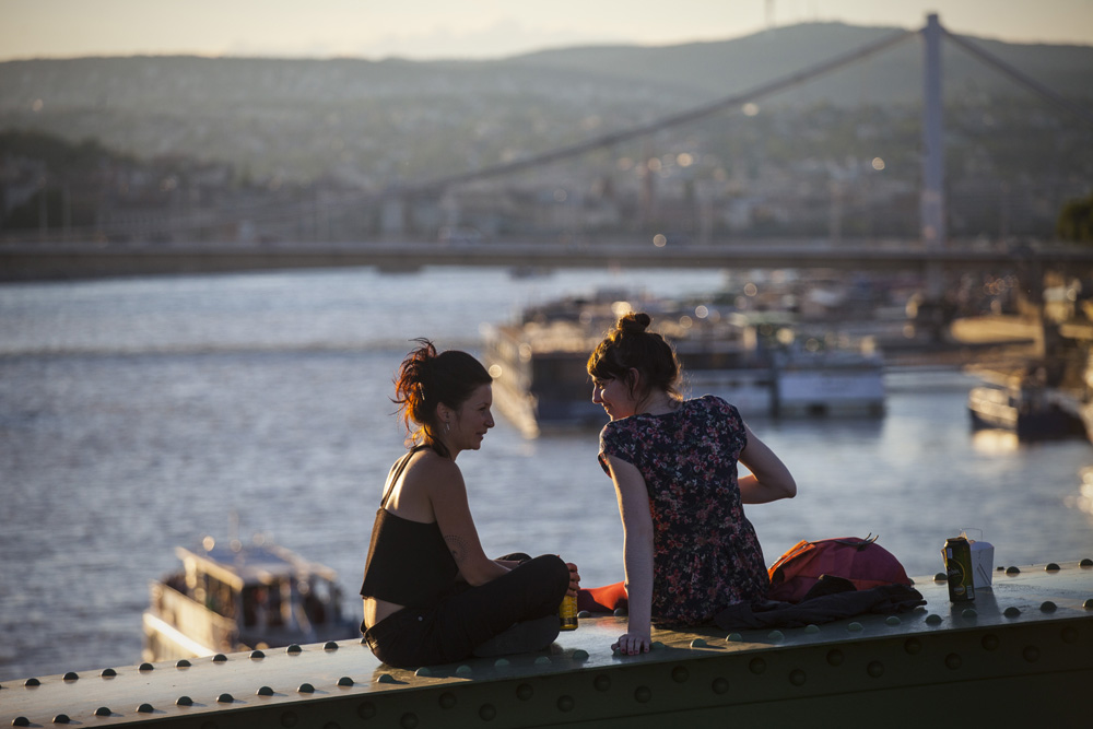 Piknik a lezárt Szabadság-hídon