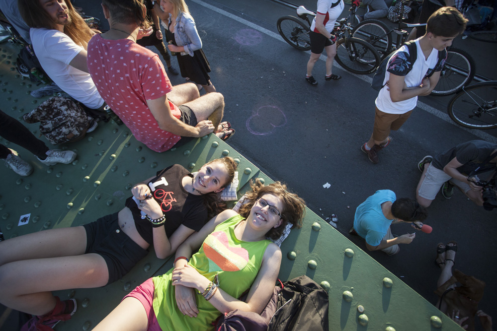 Piknik a lezárt Szabadság-hídon