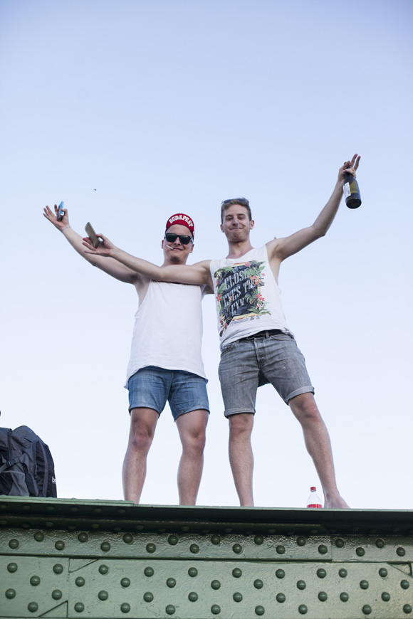 Piknik a lezárt Szabadság-hídon