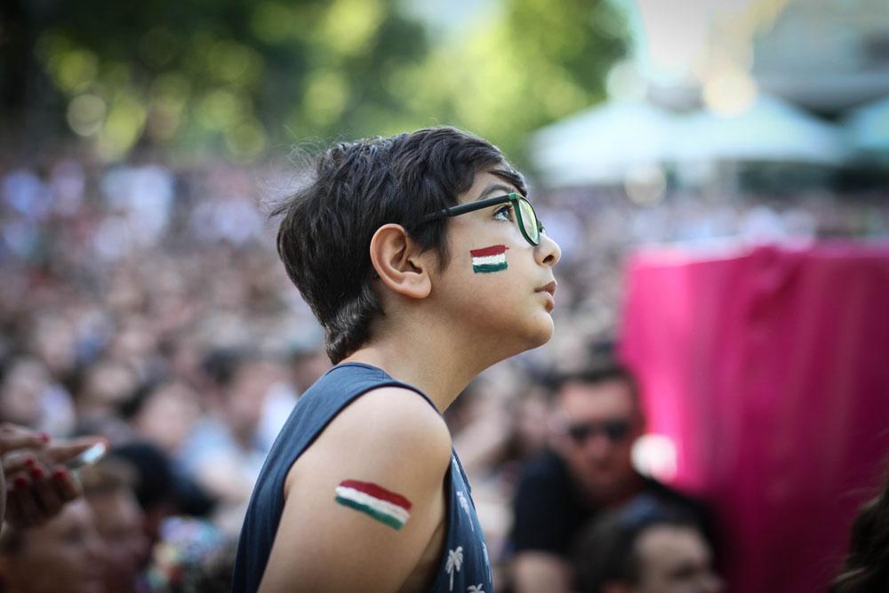 A mai gyerekek már nem Messik és Ronaldók, hanem Dzsudzsákok és Gerák - így szurkolnak a legkisebb magyarok